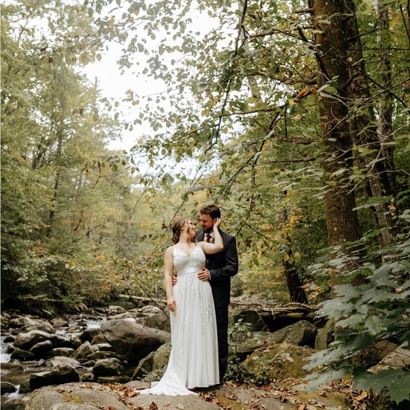BHLDN Dresses & Skirts - BHLDN Bonaire wedding gown size 10